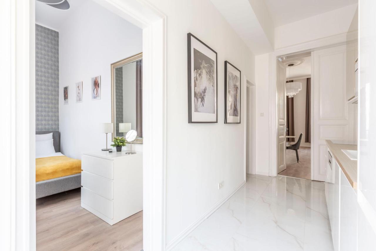 Exclusive Downtown Apartment In The Heart Of Budapest Exterior foto