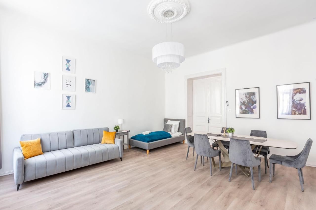 Exclusive Downtown Apartment In The Heart Of Budapest Exterior foto